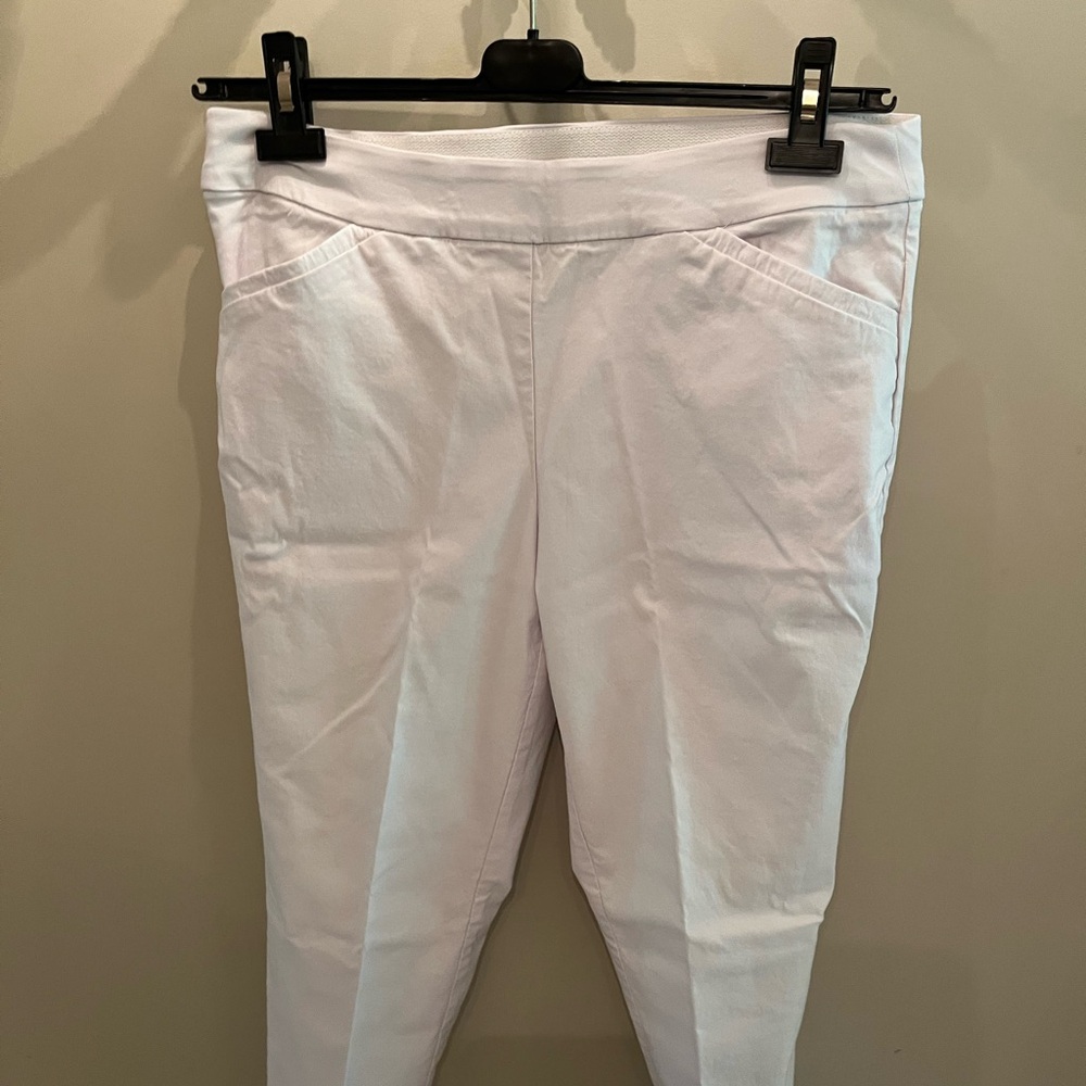 White skinny Capri pants size medium